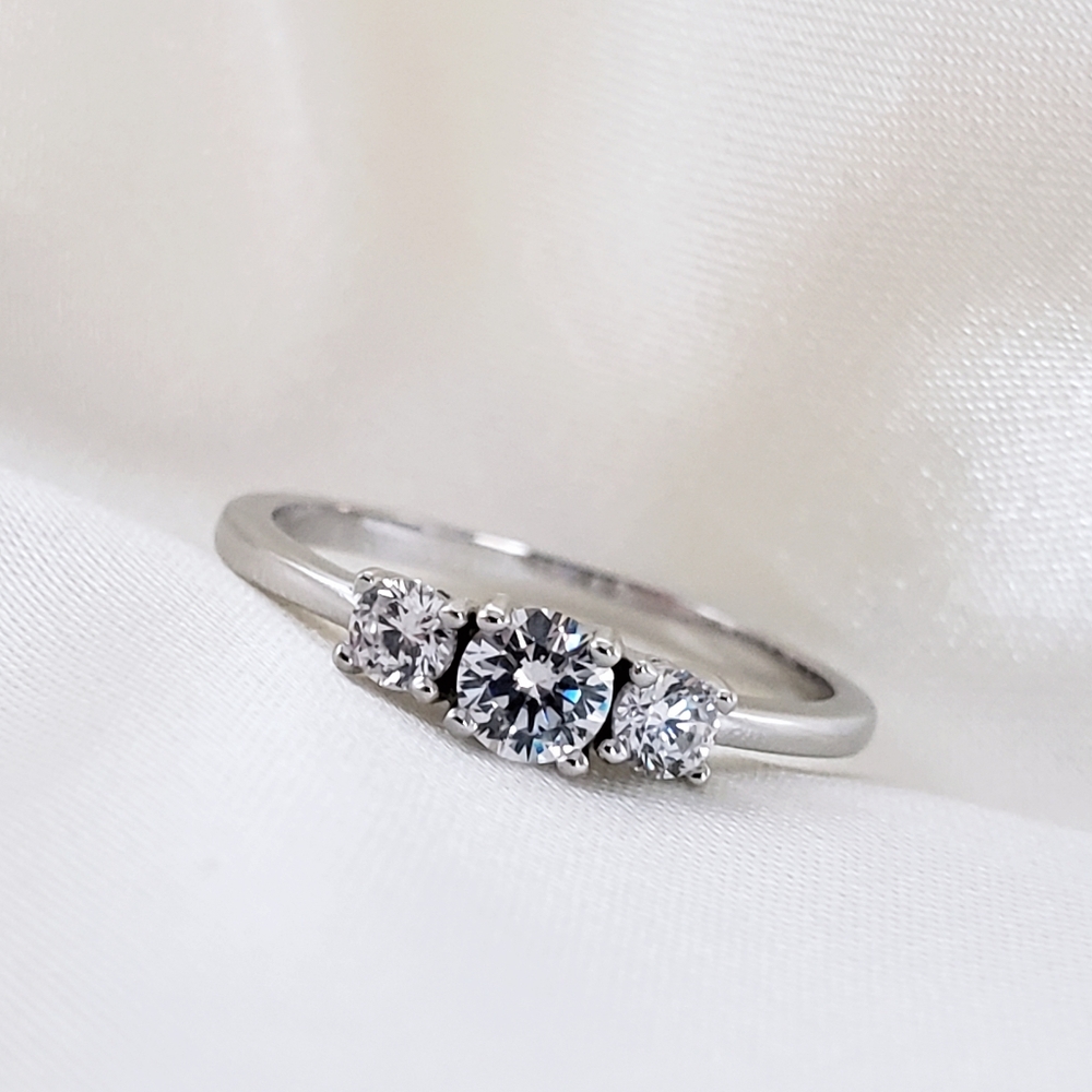 NEW Sterling Silver Round 3 Stone 5A CZ Diamond Ring - Picture 2 of 13